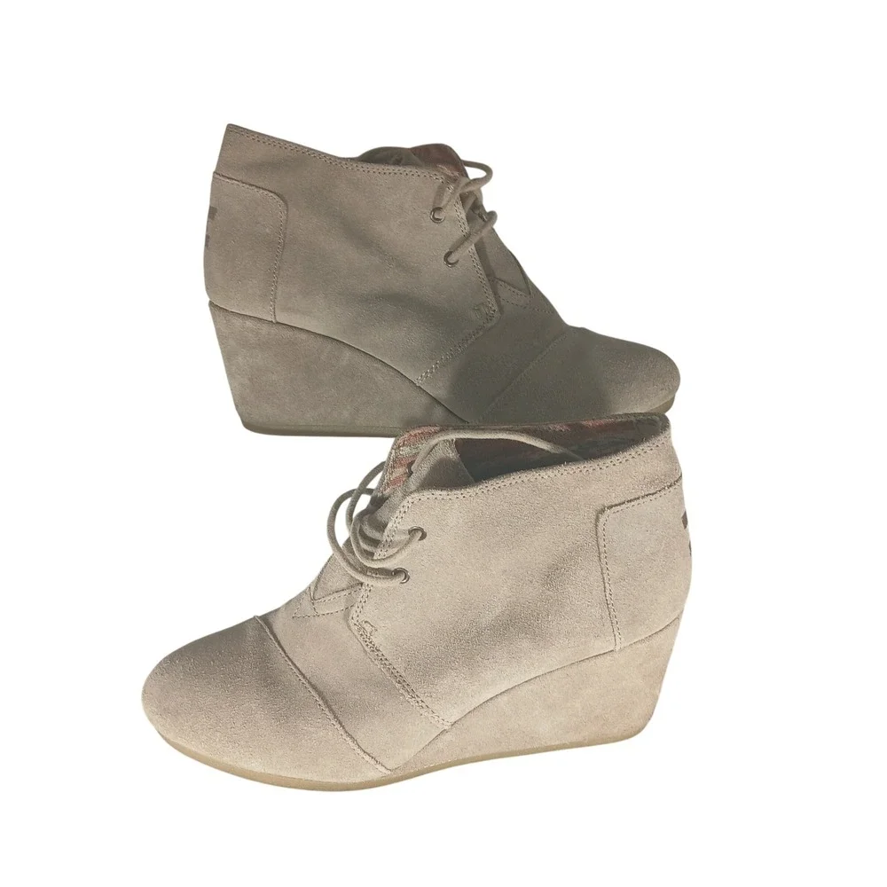 TOMS Desert Wedge Taupe Suede Lace Up Ankle Boots Womens 9.5 Chukka‎ Heel 300216